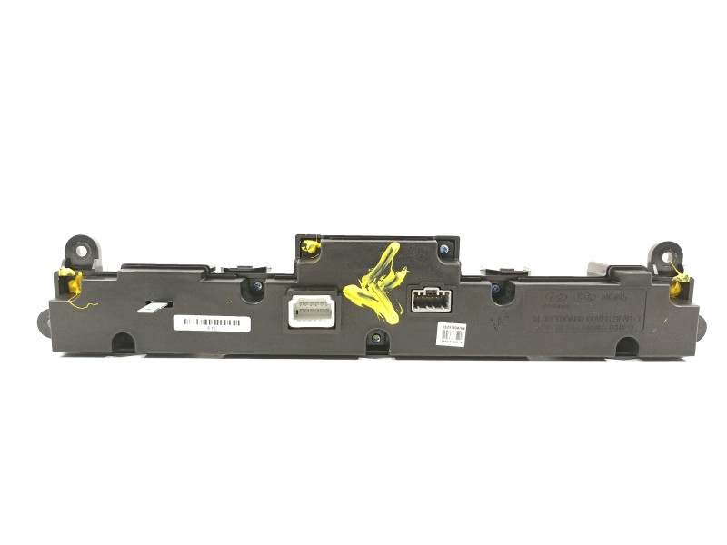 Recambio de warning para kia sportage drive 2wd referencia OEM IAM D996568020  