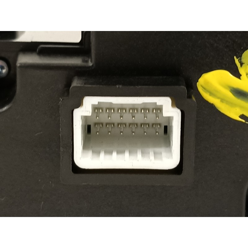 Recambio de warning para kia sportage drive 2wd referencia OEM IAM D996568020  