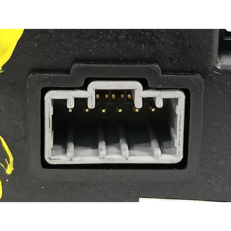 Recambio de warning para kia sportage drive 2wd referencia OEM IAM D996568020  