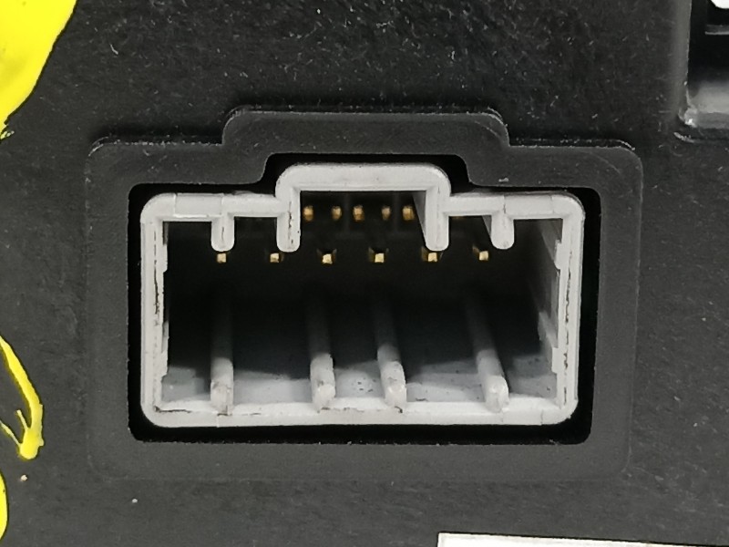 Recambio de warning para kia sportage drive 2wd referencia OEM IAM D996568020  