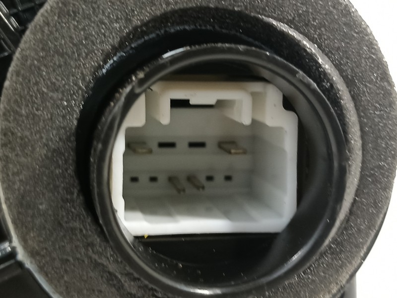 Recambio de cerradura puerta delantera derecha para toyota auris active referencia OEM IAM 6903005131 4B010316E 