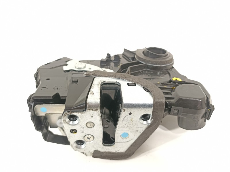Recambio de cerradura puerta delantera derecha para toyota auris active referencia OEM IAM 6903005131 4B010316E 