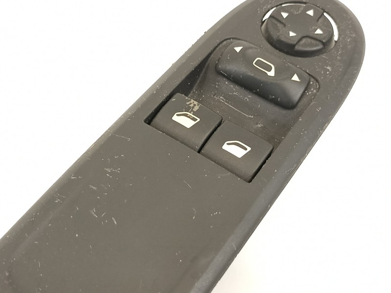 Recambio de mando elevalunas delantero izquierdo para peugeot 308 confort referencia OEM IAM 96565186XT  