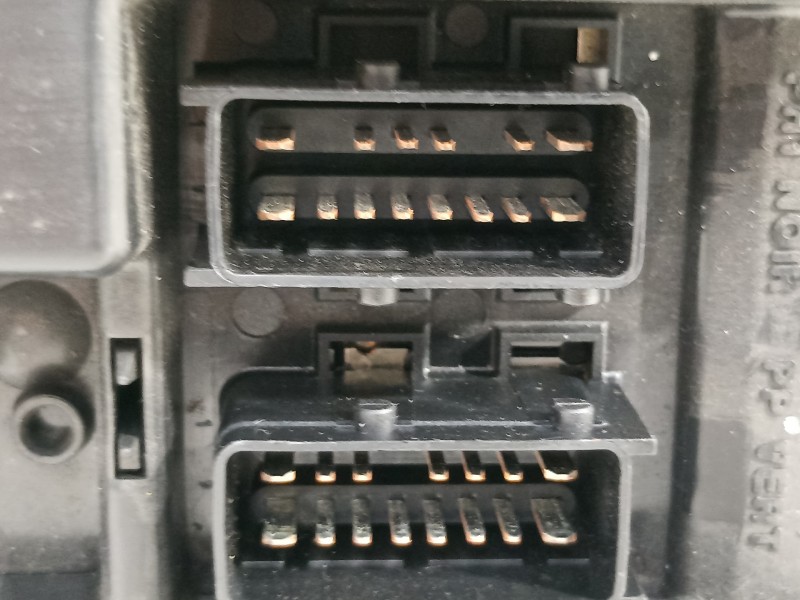 Recambio de caja reles / fusibles para peugeot 307 (s1) xr referencia OEM IAM 9651197680  