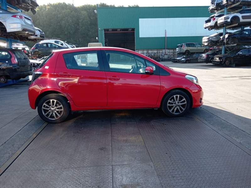 toyota yaris (_p13_) del año 2014