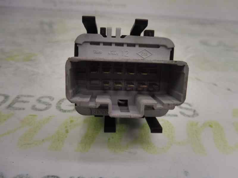 Recambio de mando elevalunas delantero izquierdo para renault clio iii expression referencia OEM IAM 8200214945  