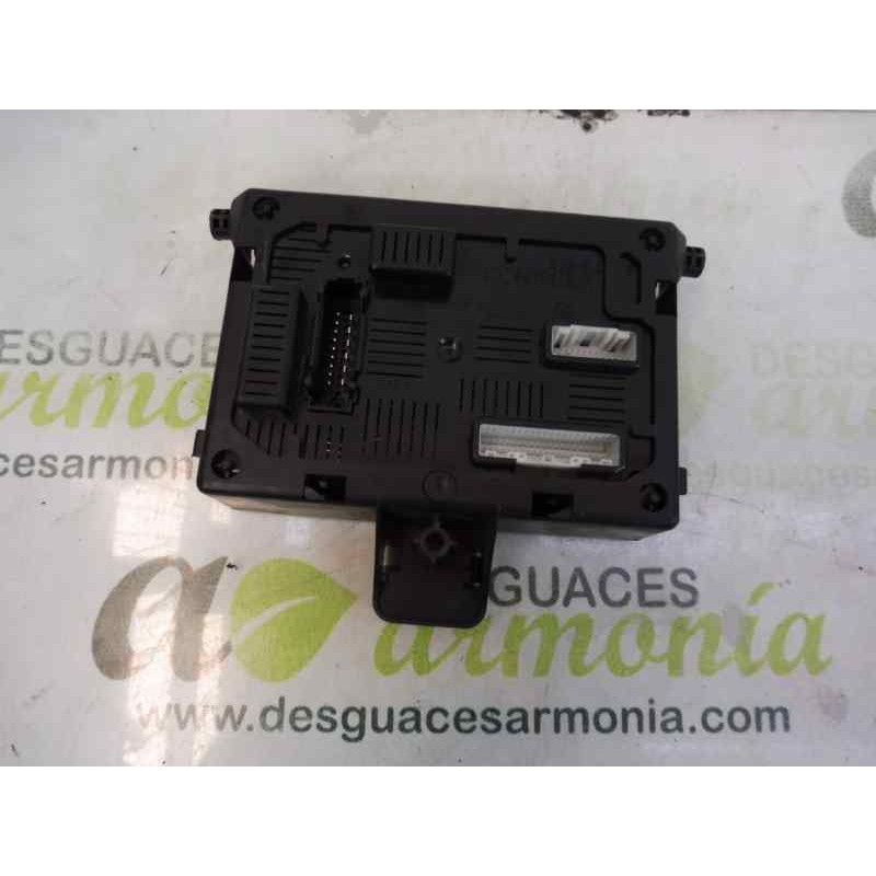 Recambio de caja reles / fusibles para renault clio iii expression referencia OEM IAM 8200652285B BCML2CR 28118125