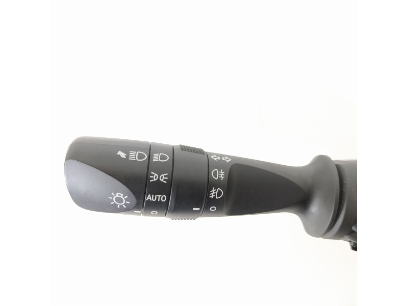 Recambio de mando luces para toyota auris active referencia OEM IAM 0272017F852  