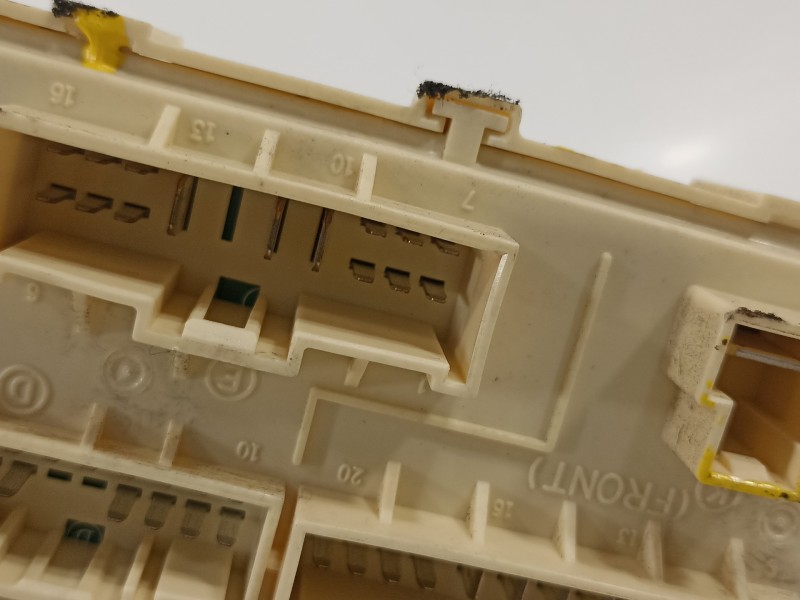 Recambio de caja reles / fusibles para kia carens (un) concept referencia OEM IAM 919501D510  