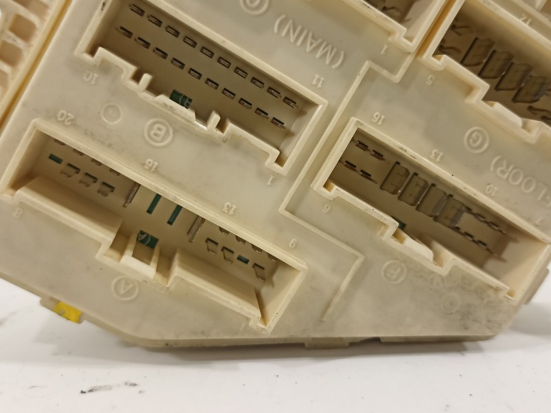Recambio de caja reles / fusibles para kia carens (un) concept referencia OEM IAM 919501D510  