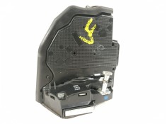 Recambio de cerradura puerta trasera derecha para toyota auris active referencia OEM IAM 6905005051  