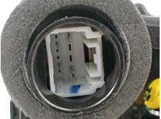 Recambio de cerradura puerta trasera derecha para toyota auris active referencia OEM IAM 6905005051   2