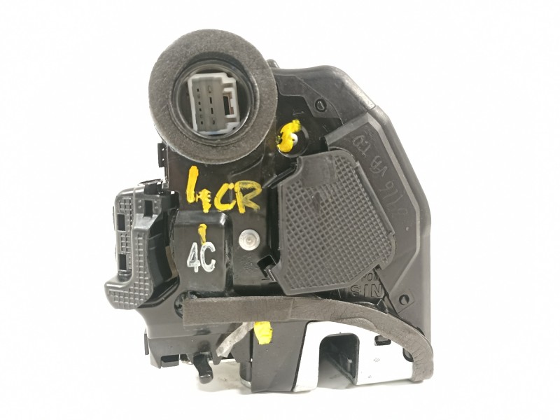 Recambio de cerradura puerta trasera derecha para toyota auris active referencia OEM IAM 6905005051  