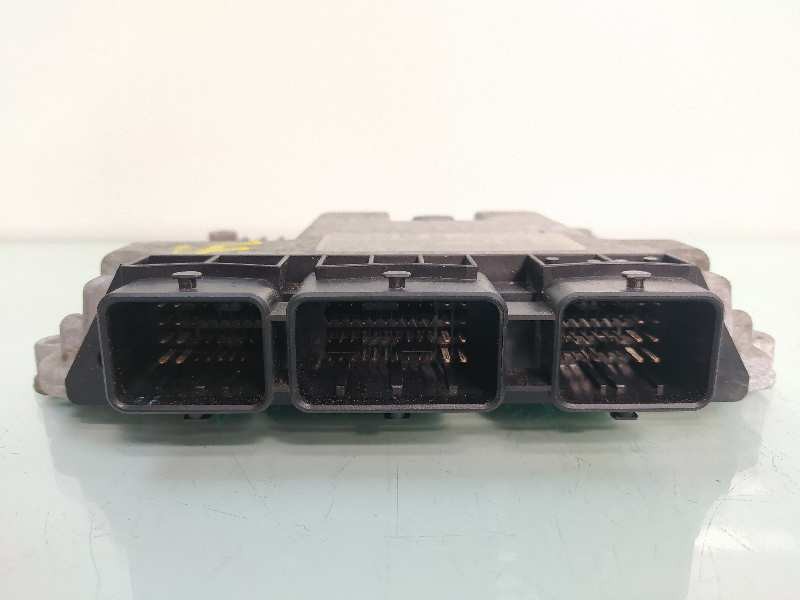 Recambio de centralita motor uce para peugeot 207 xt referencia OEM IAM 9663755480 0281013868 