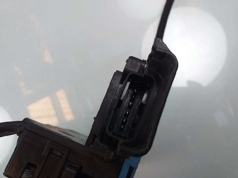 Recambio de cerradura puerta trasera derecha para peugeot 207 xt referencia OEM IAM 24099816 24099158 