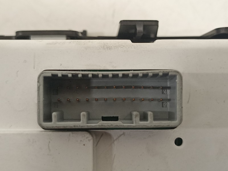 Recambio de pantalla multifuncion para renault megane iii berlina 5 p dynamique referencia OEM IAM 280346458R  