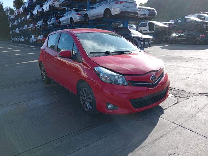 toyota yaris (_p13_) del año 2014