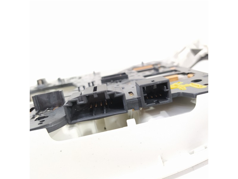 Recambio de luz interior para audi a4 ber. (b8) básico referencia OEM IAM 8T0947135A  