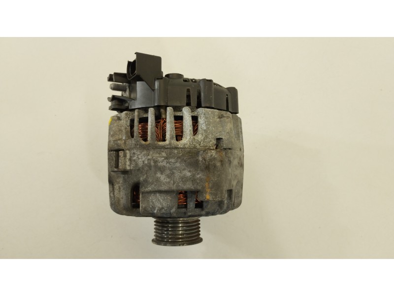 Recambio de alternador para ford fiesta (cb1) titanium referencia OEM IAM AV6N10300HA 2606952B TG12C087