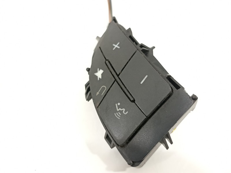 Recambio de mando volante para lancia ypsilon (402) gold referencia OEM IAM 34168017A  