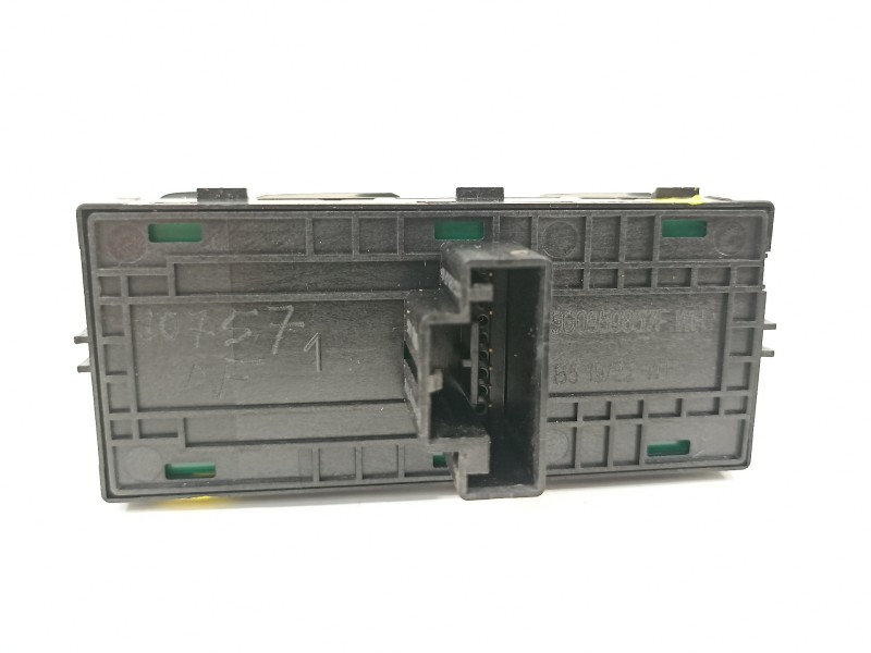 Recambio de mando elevalunas delantero izquierdo para seat ibiza (kj1) style go referencia OEM IAM 5G0959857F  