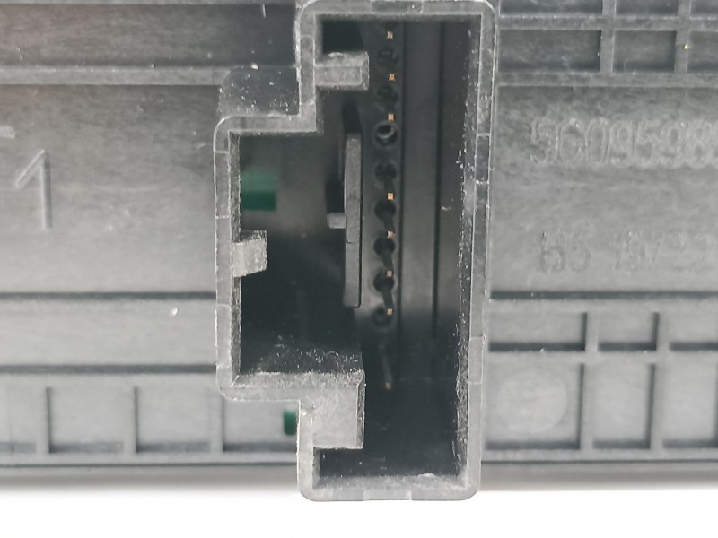 Recambio de mando elevalunas delantero izquierdo para seat ibiza (kj1) style go referencia OEM IAM 5G0959857F  