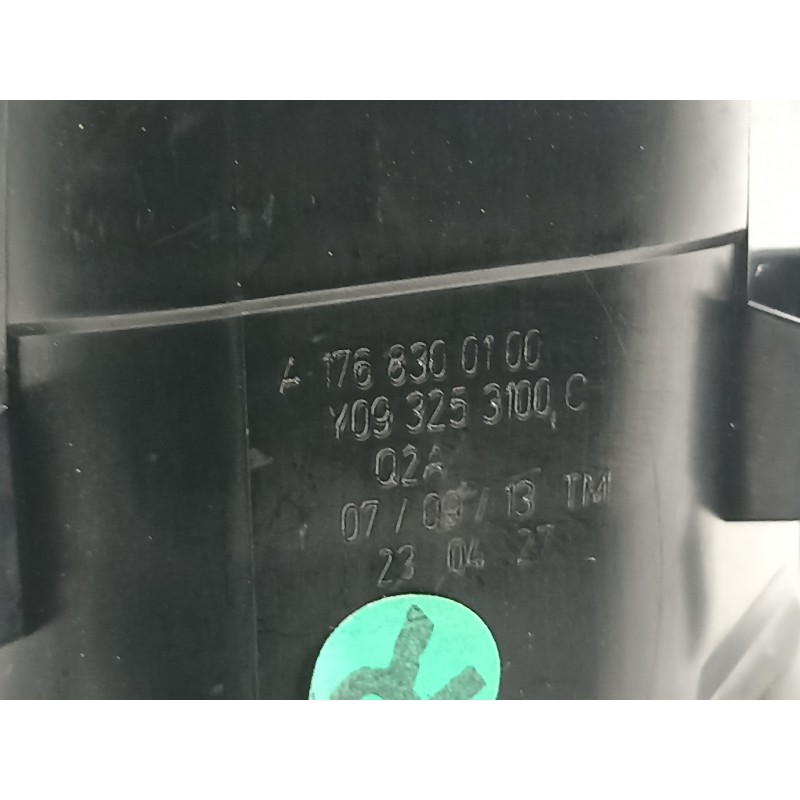 Recambio de rejilla aireadora para mercedes-benz clase a (w176) a 200 cdi blueefficiency (176.001) referencia OEM IAM A176830010