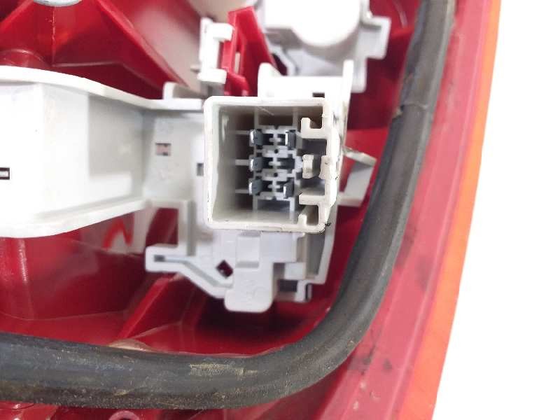 Recambio de piloto trasero derecho para ford fiesta (cb1) titanium referencia OEM IAM 8A6113404A  