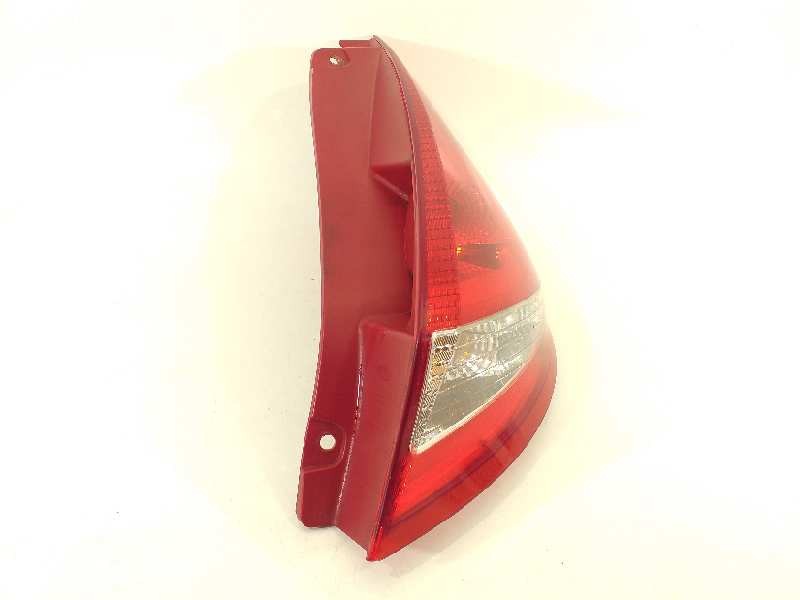 Recambio de piloto trasero derecho para ford fiesta (cb1) titanium referencia OEM IAM 8A6113404A  
