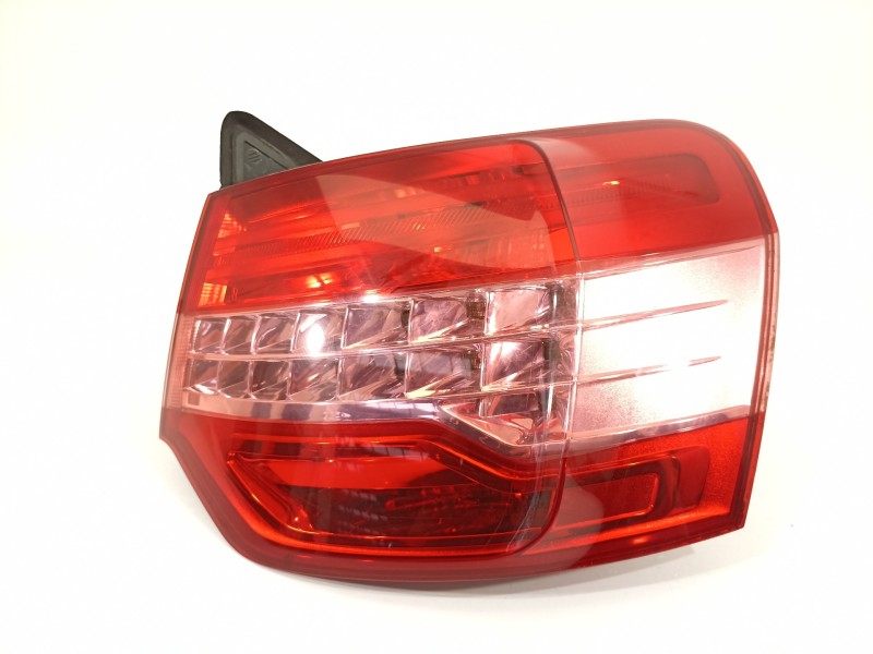 Recambio de piloto trasero derecho para citroën c5 berlina exclusive referencia OEM IAM 9681063680  