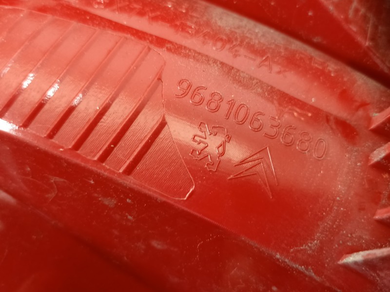 Recambio de piloto trasero derecho para citroën c5 berlina exclusive referencia OEM IAM 9681063680  