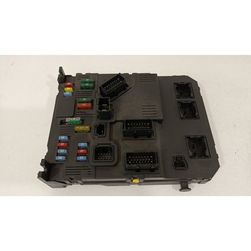 Recambio de caja reles / fusibles para citroën c2 vtr referencia OEM IAM 9653667380 BSIF0200 S118085200L