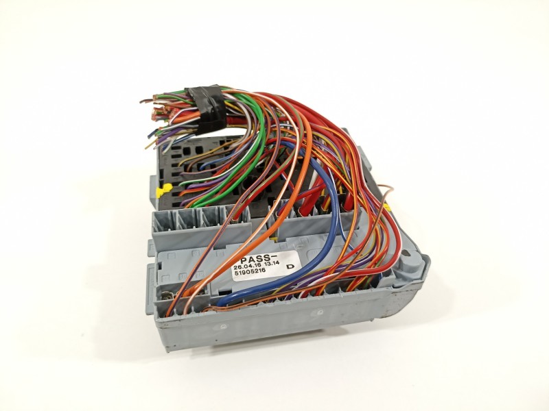 Recambio de caja reles / fusibles para fiat nuova 500 (150) star referencia OEM IAM 51905216  