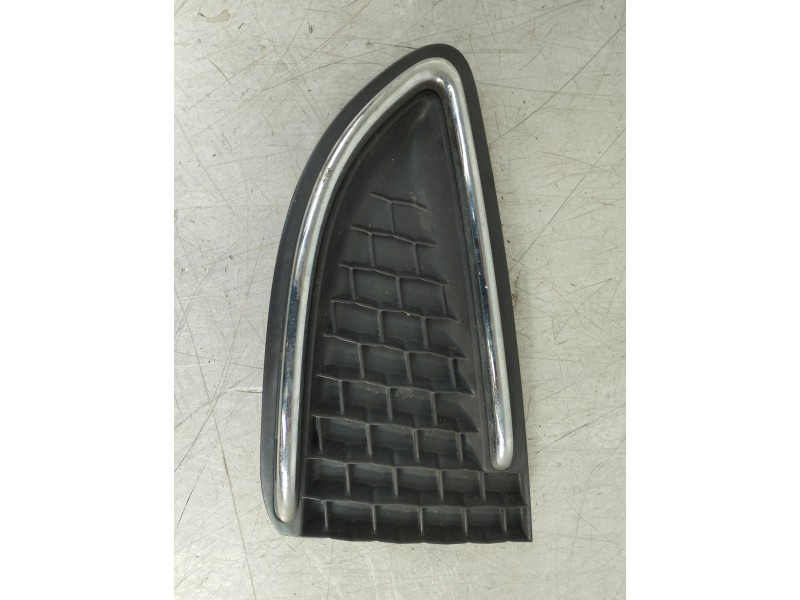 Recambio de rejilla paragolpes derecha para lancia ypsilon (402) gold referencia OEM IAM 735586085  