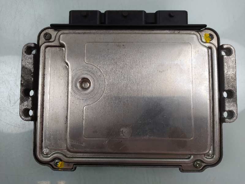Recambio de centralita motor uce para renault scenic ii confort dynamique referencia OEM IAM 8200386508 0281011776 
