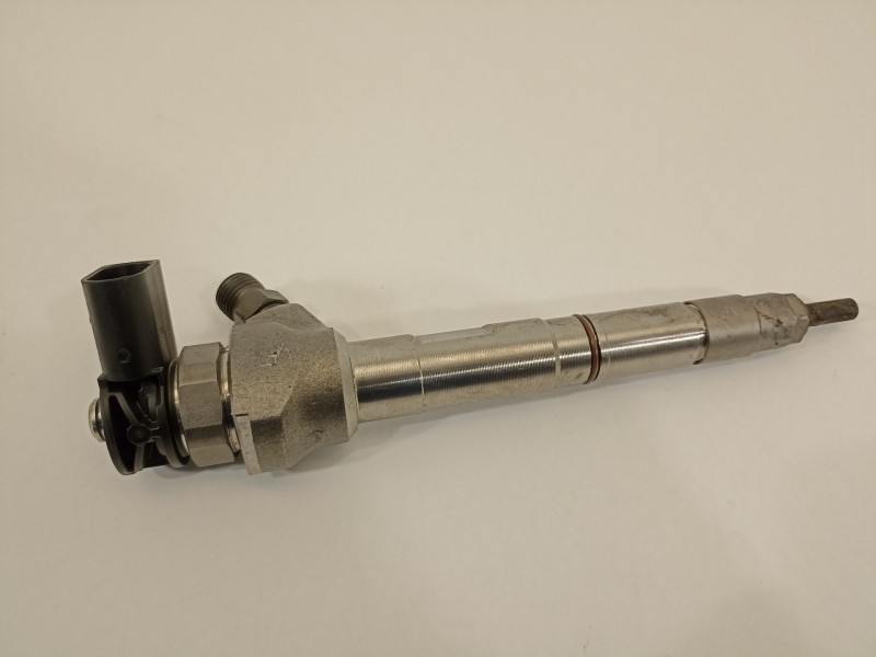 Recambio de inyector para audi a3 sportback (8y) gy referencia OEM IAM 05L130277E 0445110835 