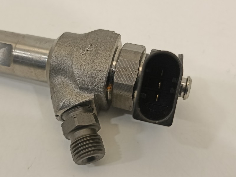 Recambio de inyector para audi a3 sportback (8y) gy referencia OEM IAM 05L130277E 0445110835 