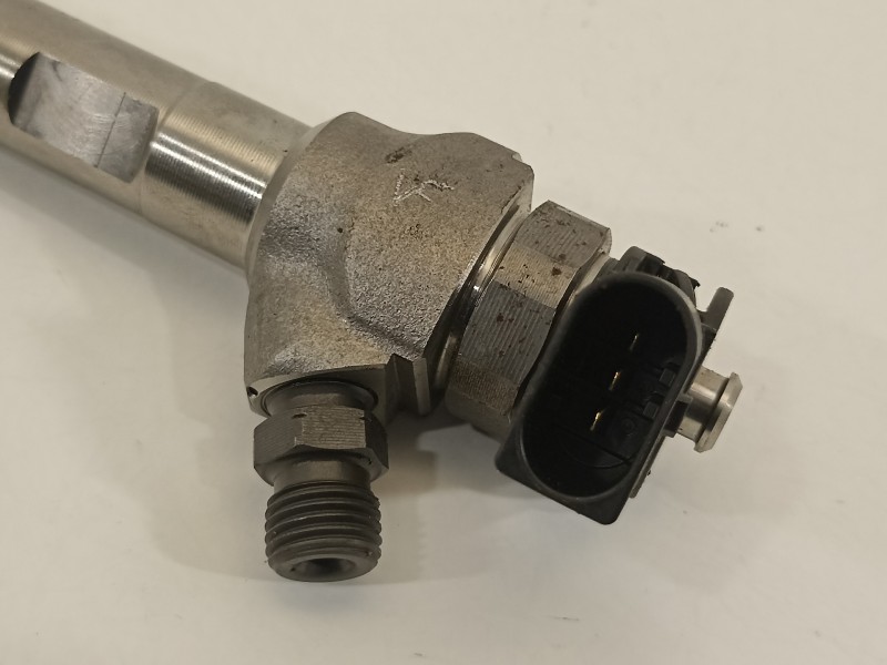 Recambio de inyector para audi a3 sportback (8y) gy referencia OEM IAM 05L130277E 0445110835 