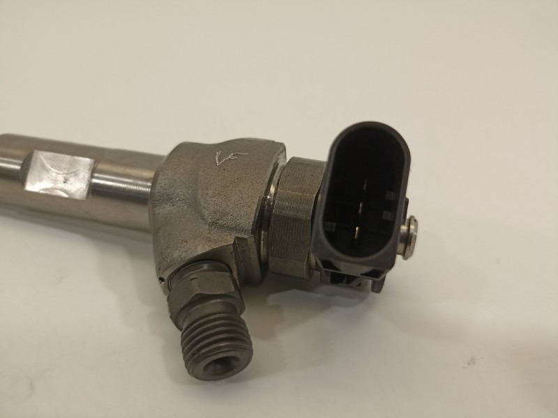 Recambio de inyector para audi a3 sportback (8y) gy referencia OEM IAM 05L130277E 0445110835 