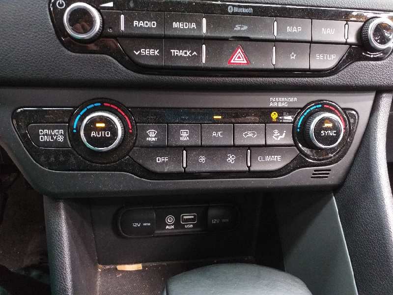 Recambio de mando climatizador para kia niro emotion plug-in hybrid referencia OEM IAM 97250G5630  