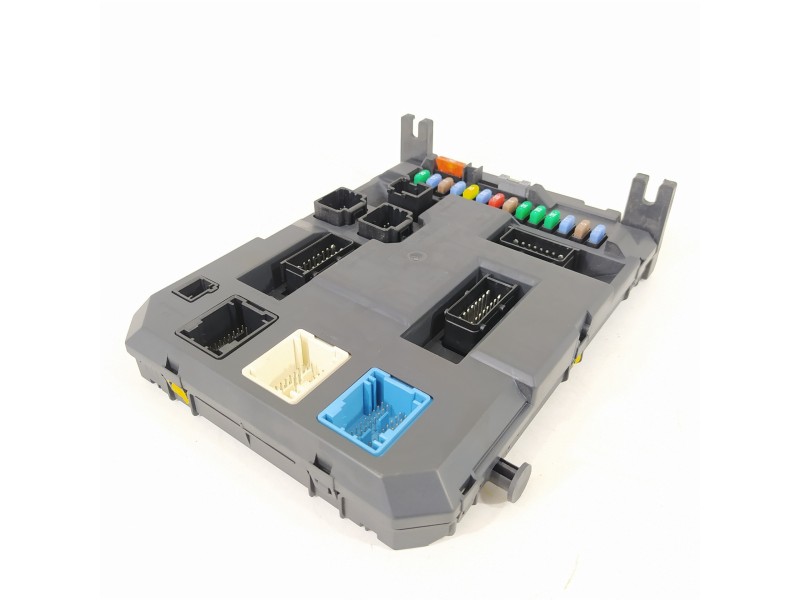 Recambio de caja reles / fusibles para citroën c3 collection referencia OEM IAM 9666952280 BSIEVX0400 22661F01