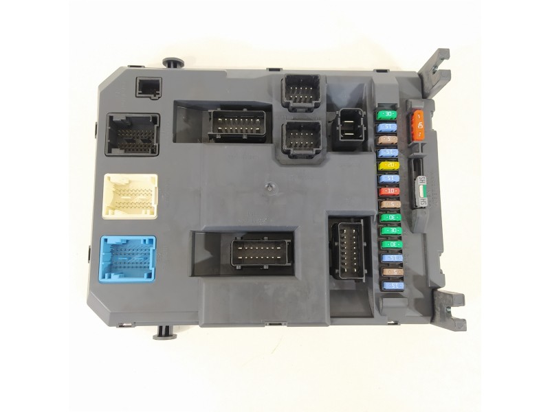 Recambio de caja reles / fusibles para citroën c3 collection referencia OEM IAM 9666952280 BSIEVX0400 22661F01