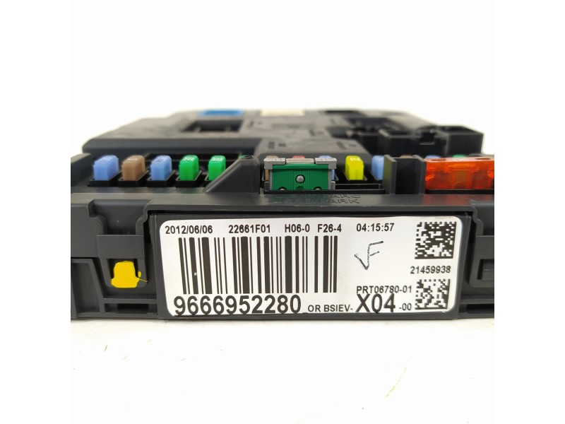 Recambio de caja reles / fusibles para citroën c3 collection referencia OEM IAM 9666952280 BSIEVX0400 22661F01