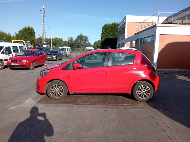 toyota yaris (_p13_) del año 2014