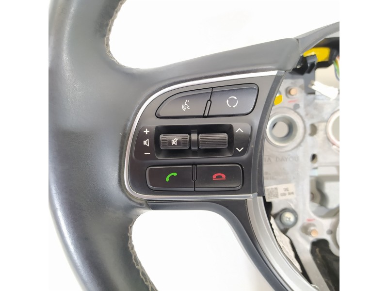 Recambio de volante para kia niro emotion plug-in hybrid referencia OEM IAM 561100500J  