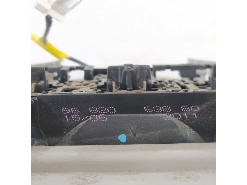 Recambio de luz interior para peugeot 3008 active referencia OEM IAM 9682063880 9681370177 