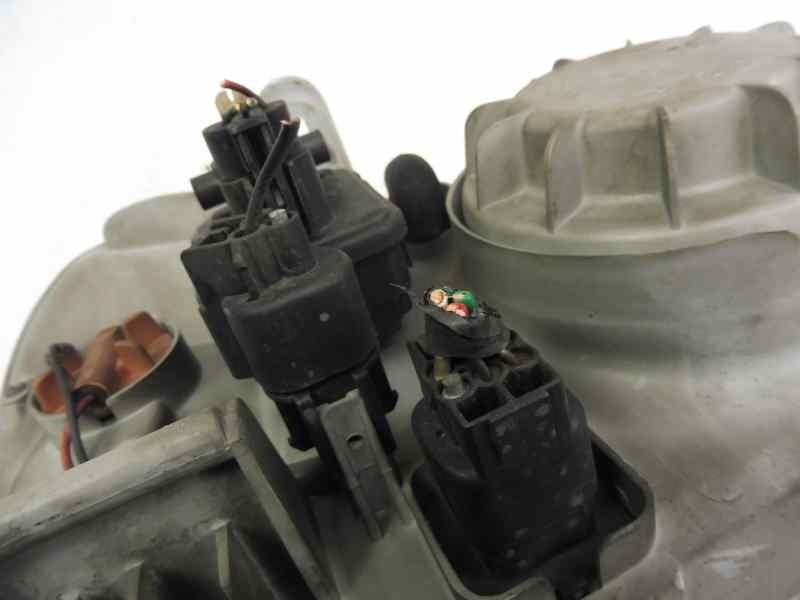 Recambio de faro izquierdo para hyundai santa fe (sm) 2.0 gls crdi 4x4 referencia OEM IAM   