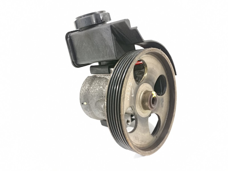 Recambio de bomba direccion para peugeot 206 cc cc referencia OEM IAM 9636868880  