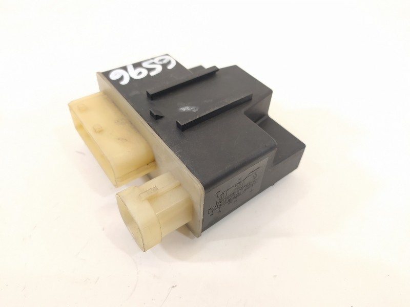 Recambio de caja precalentamiento para citroën c3 collection referencia OEM IAM 9652021180  