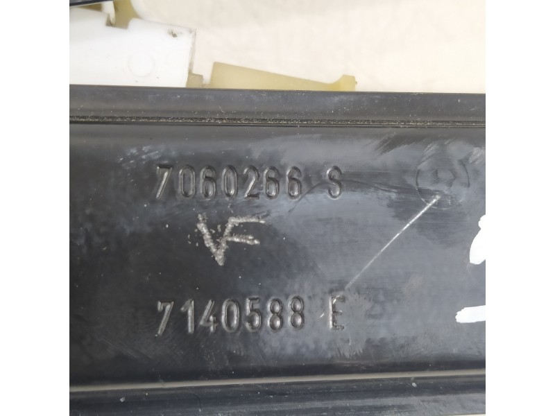 Recambio de elevalunas delantero derecho para bmw serie 3 berlina (e90) 320d referencia OEM IAM 7140588 6927028 0130822227